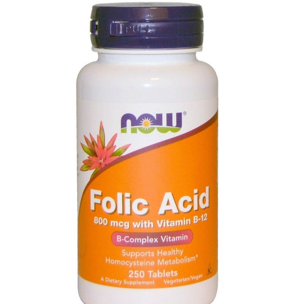 Bottle of NOW Foods Folic Acid 800 mcg supplement with 250 tablets, displayed on a white background.